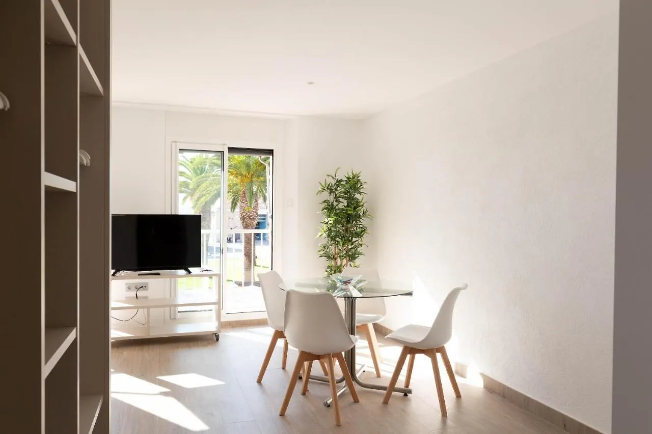 Loft Amb Vistes Al Mar By Apartaments La Catifa Palamos